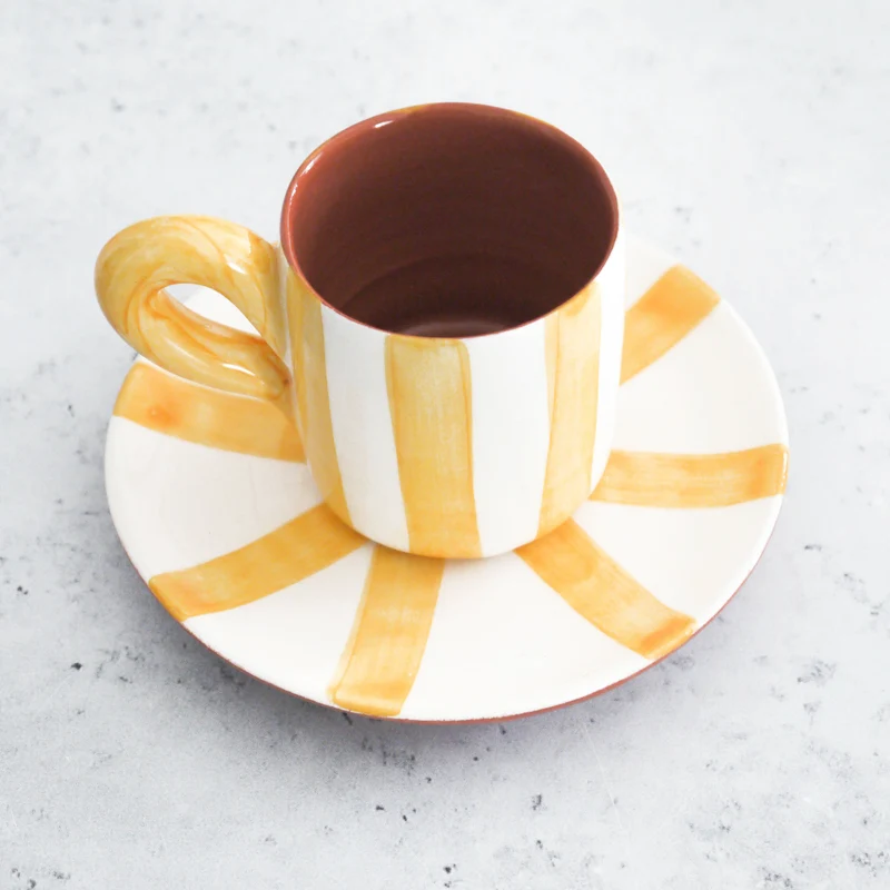Taza de Espresso y Plato con Rayas Verticales