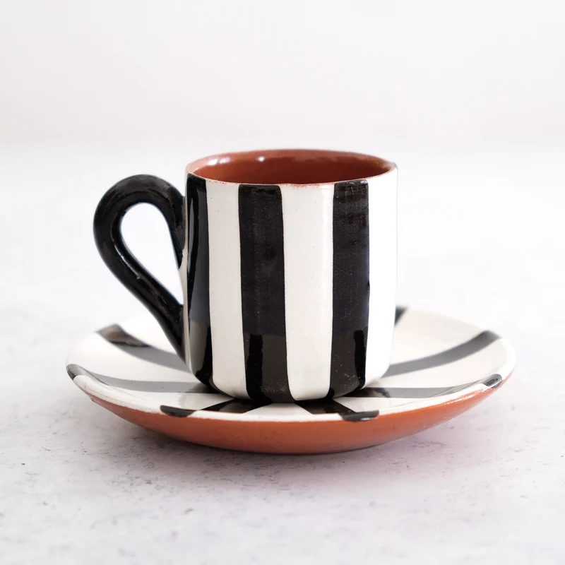 Taza de Espresso y Plato con Rayas Verticales
