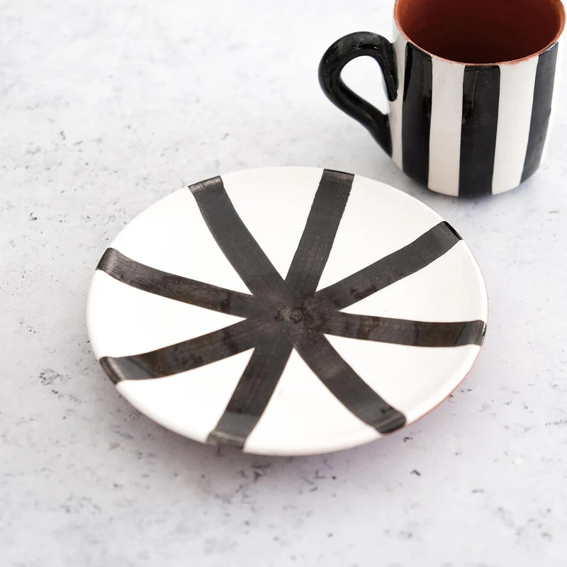 Taza de Espresso y Plato con Rayas Verticales