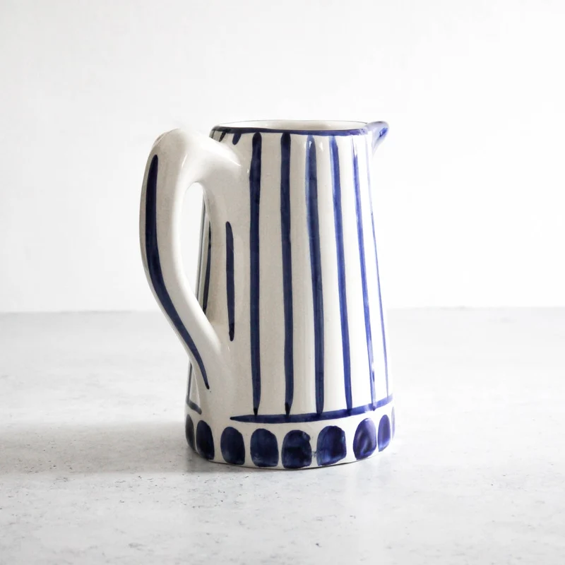 Jarra tradicional en azul 0,9L