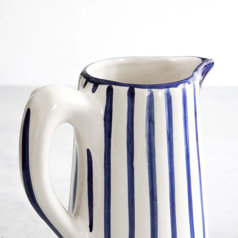 Jarra tradicional en azul 0,9L