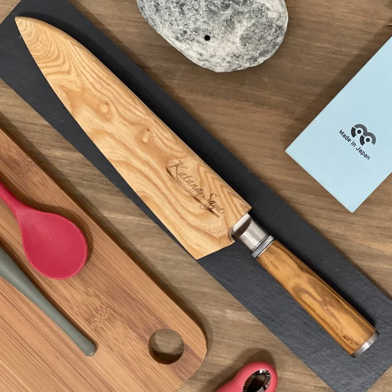 Cuchillo Chef Gyuto 20cm Katana Saya - Acero Damasco VG-10 67 Capas con Mango de Olivo