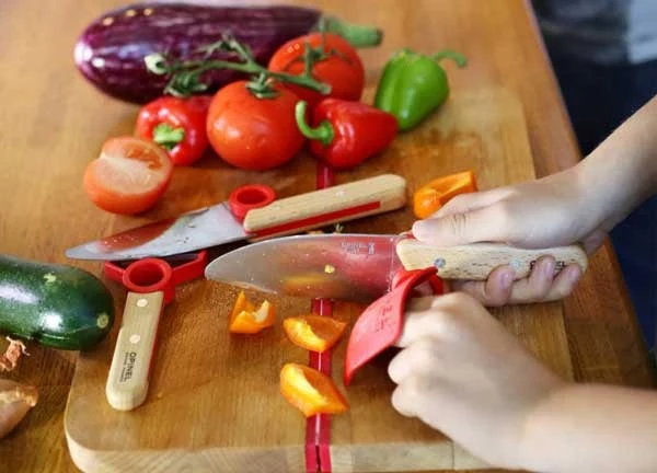 CUCHILLO + PROTECTOR DEDOS LE PETIT CHEF