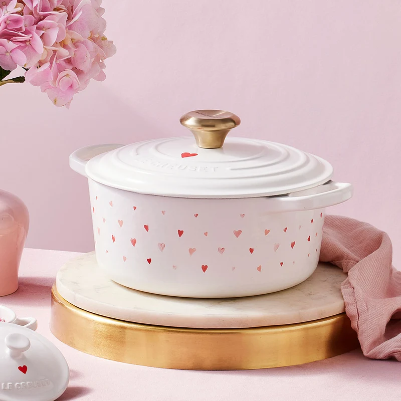 Cocotte redonda con corazones Le Creuset