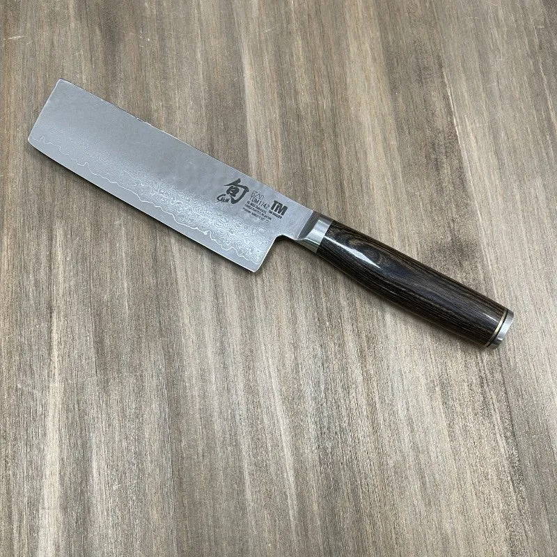 Cuchillo Nakiri Kai Shun Premier 14 cm | Acero Damasco 32 Capas TDM-1742