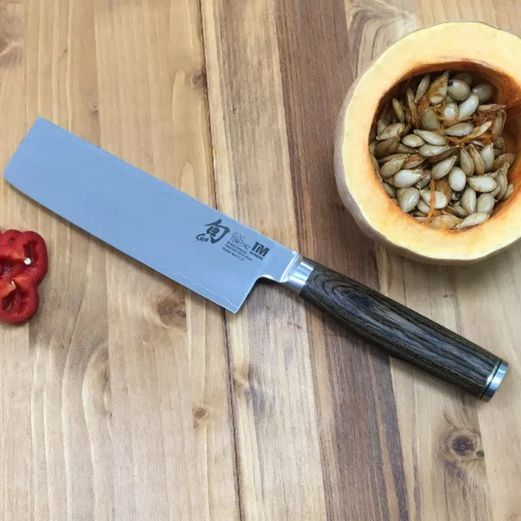 Cuchillo Nakiri Kai Shun Premier 14 cm | Acero Damasco 32 Capas TDM-1742