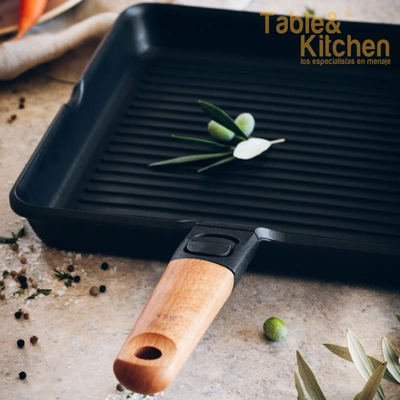 GRILL 28CM CON RAYAS MARKET BRA