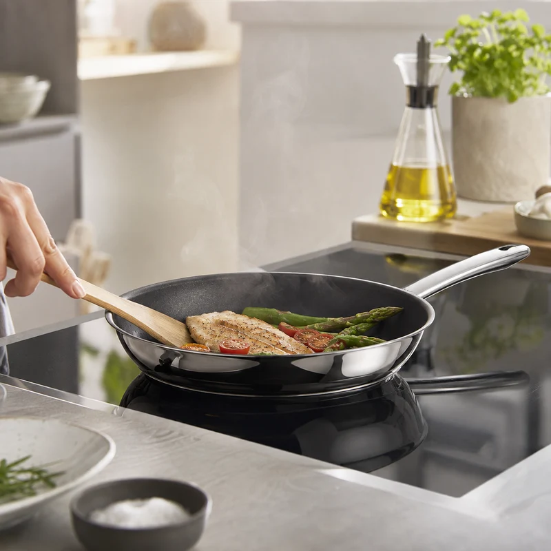 Sartén cerámica con exterior de acero inox Profi Select WMF