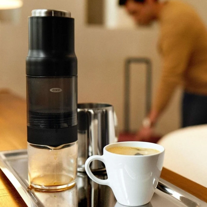 Cafetera portátil manual para café caliente y cold brew Rapid Brewer OXO