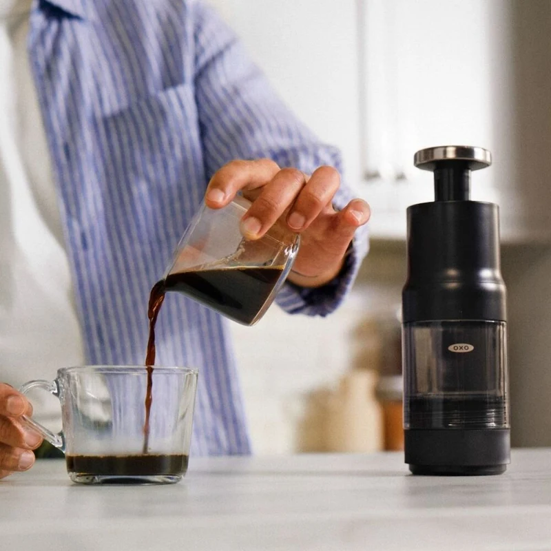 Cafetera portátil manual para café caliente y cold brew Rapid Brewer OXO