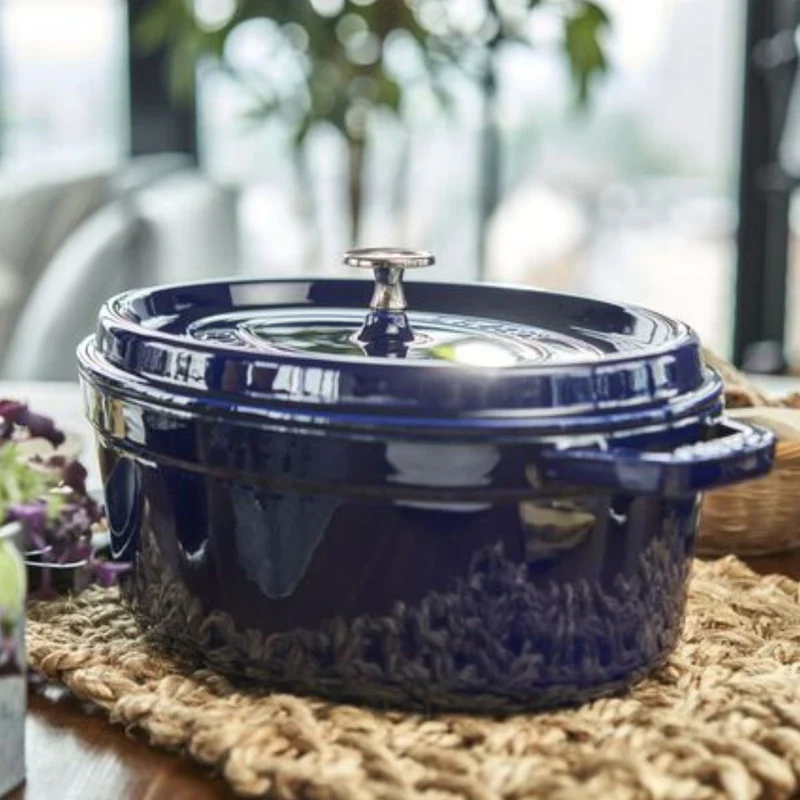 Cocotte de hierro fundido ovalada Staub