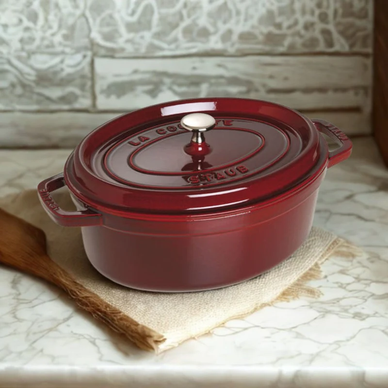 Cocotte de hierro fundido ovalada Staub
