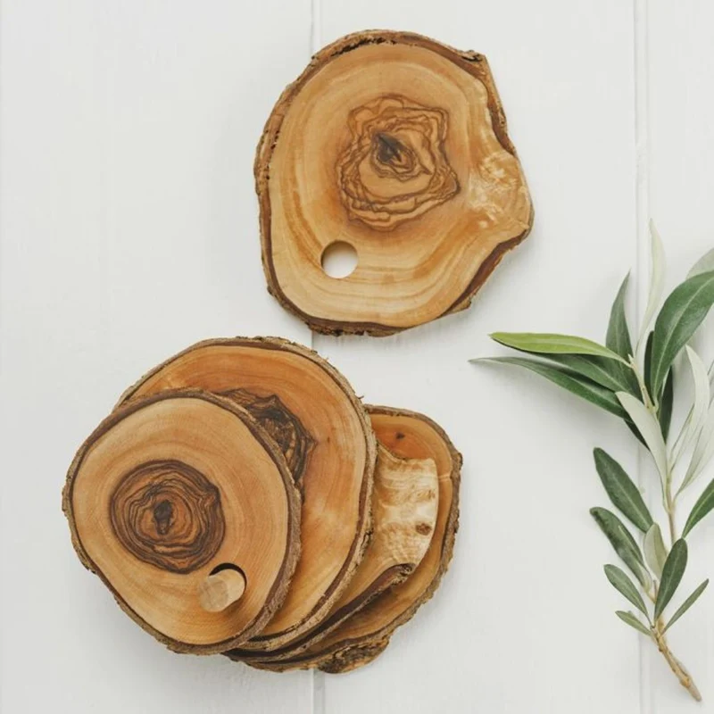 Set de 6 posavasos de madera de olivo con soporte Selbrae