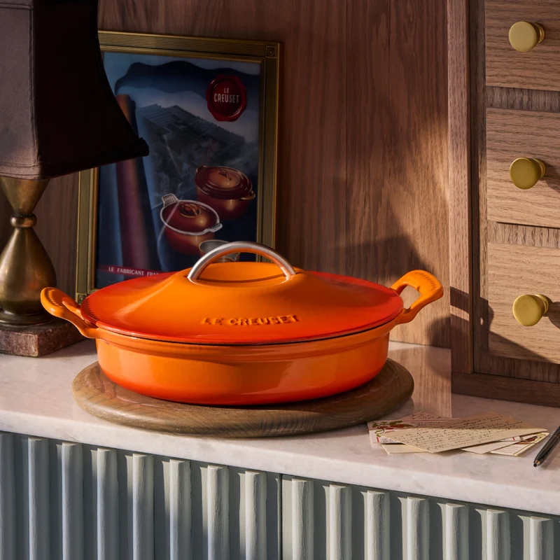 Cocotte baja tipo cacerola de hierro fundido Modern Heritage Le Creuset