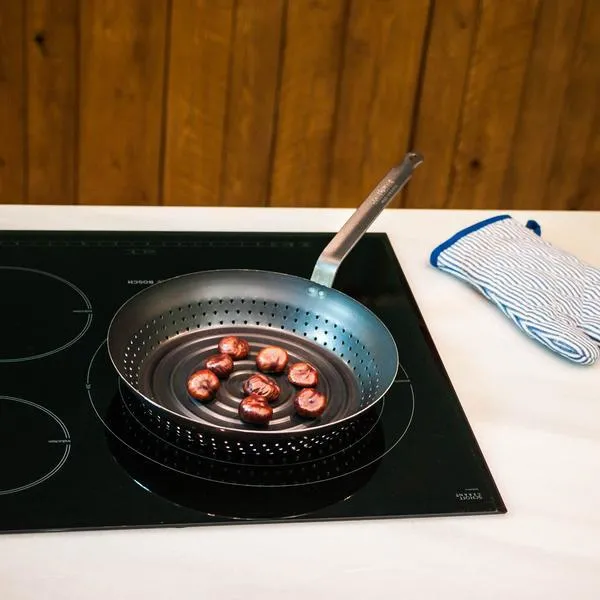 Sartén de hierro De Buyer para asar castañas en gas, vitrocerámica o inducción