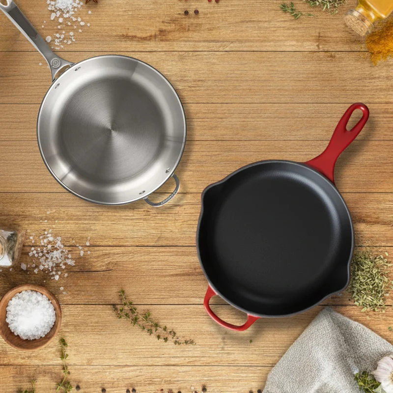 Pack sartén de hierro skillet y Sartén acero inoxidable Le Creuset