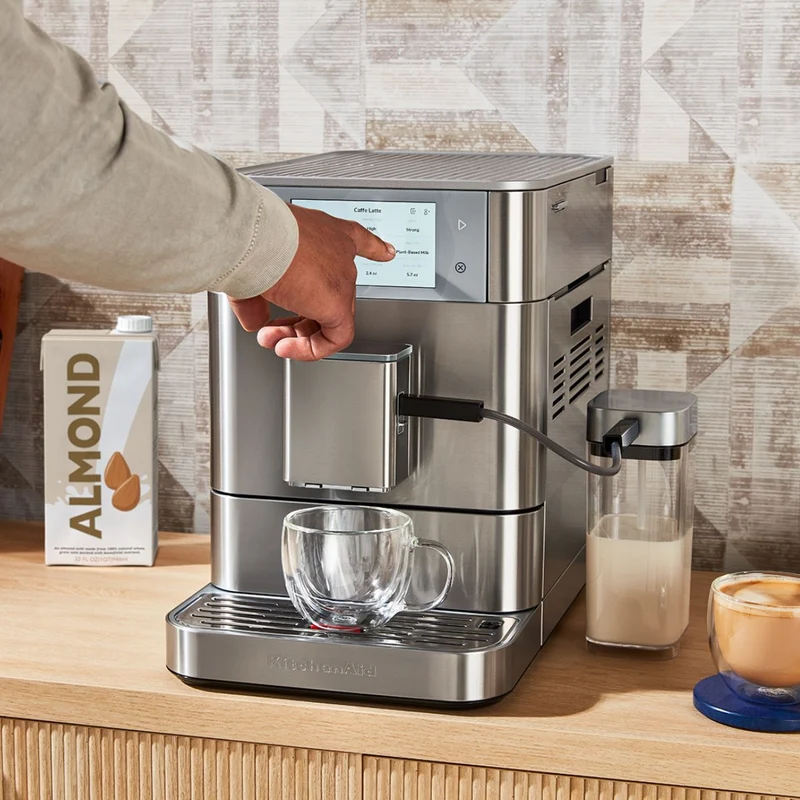 Cafetera Expresso superautomática con depósito y apta leches vegetales KF8 KitchenAid