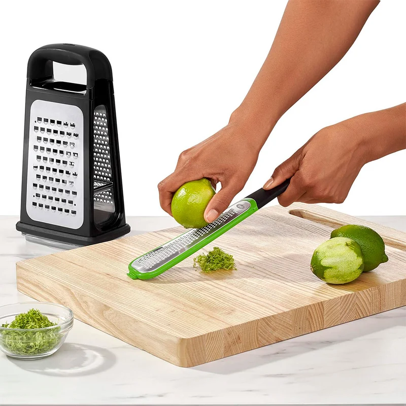 Rallador de 3 caras y zester extraíble OXO