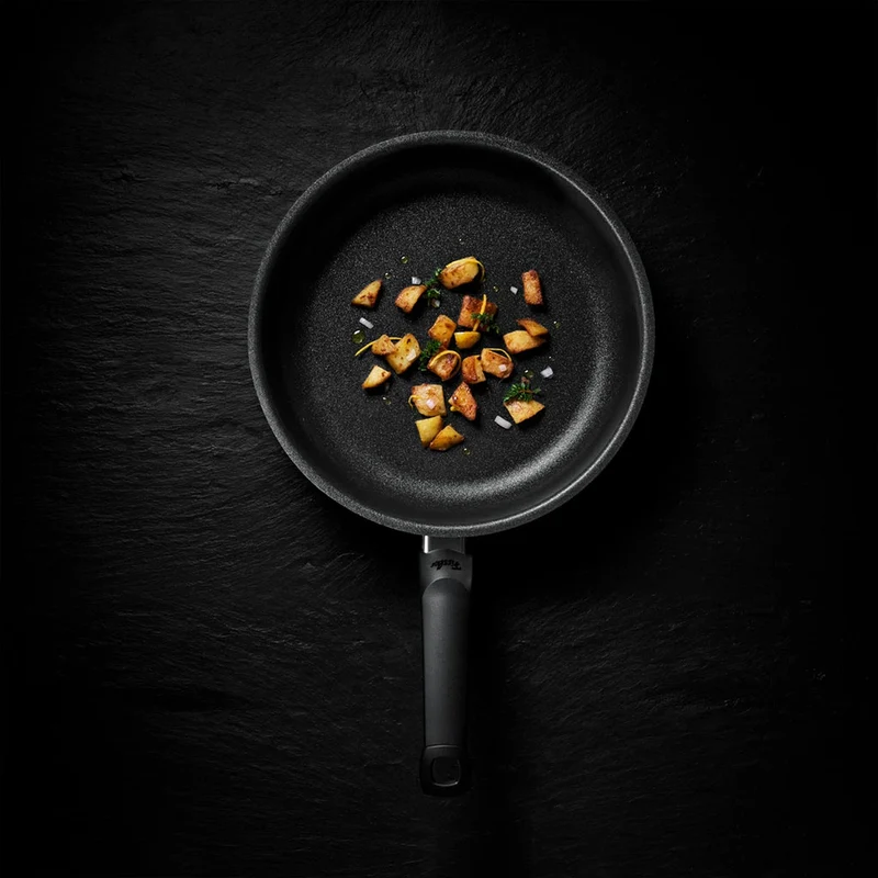 Set sartén Adamant® Comfort 28cm y sartén Adamant® Classic 24cm Fissler