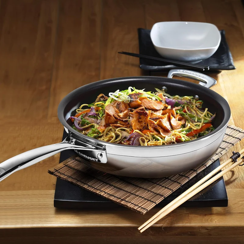 Sartén antiadherente Tri-Capa con exterior inox Premium PRO Le Creuset