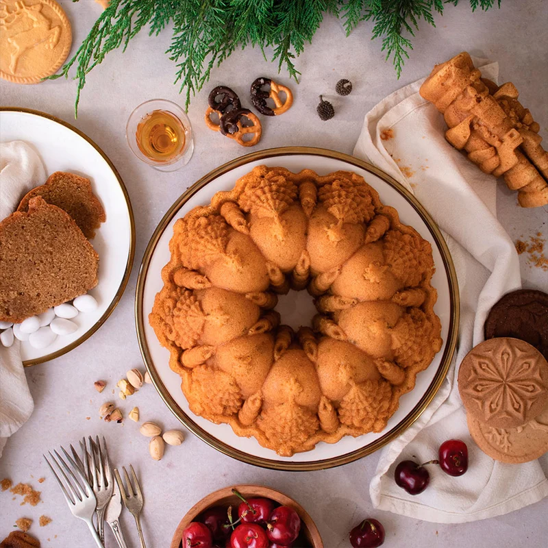 Molde Very Merry plateado Bundt Nordic Ware