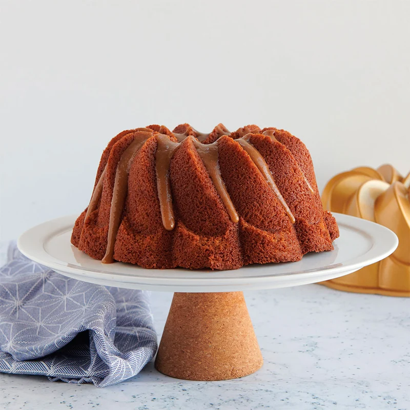Molde Pirouette dorado Bundt Nordic Ware