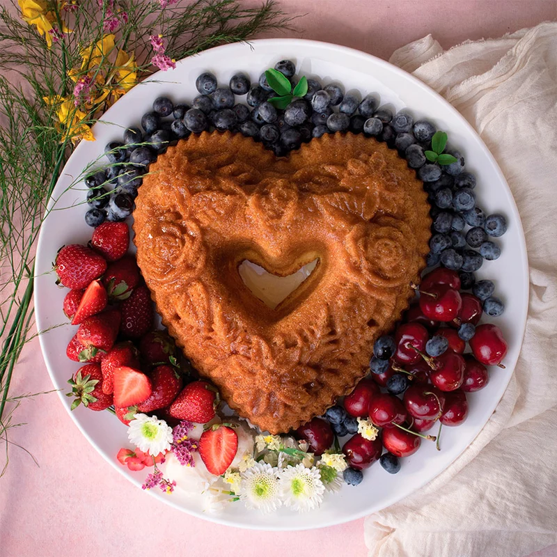 Molde corazón floral Bundt Nordic Ware