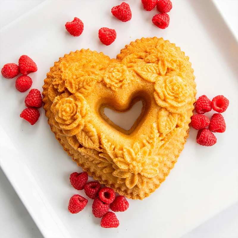 Molde corazón floral Bundt Nordic Ware
