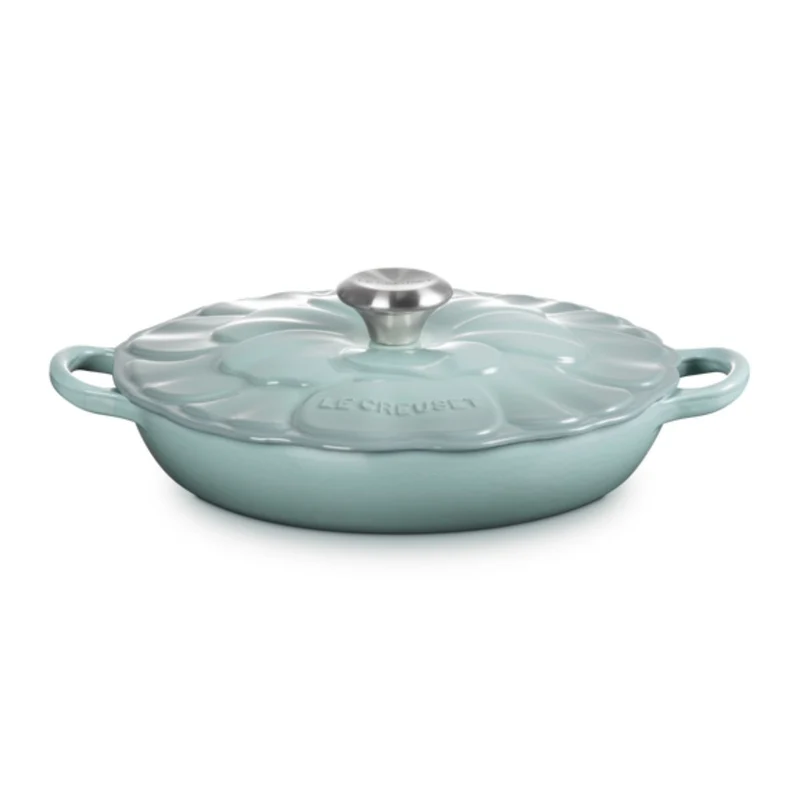 Cocotte baja tipo cacerola de hierro Pétalo Le Creuset