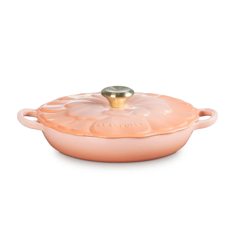 Cocotte baja tipo cacerola de hierro Pétalo Le Creuset