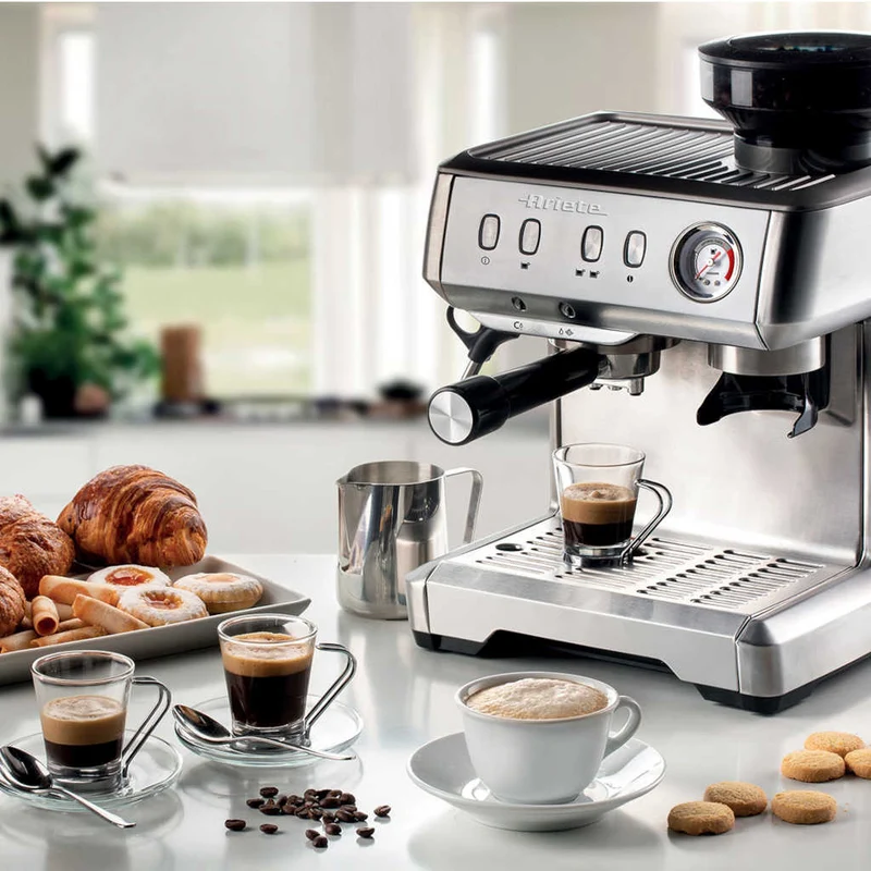 Cafetera Espresso de metal con molinillo de café y monodosis Ariete