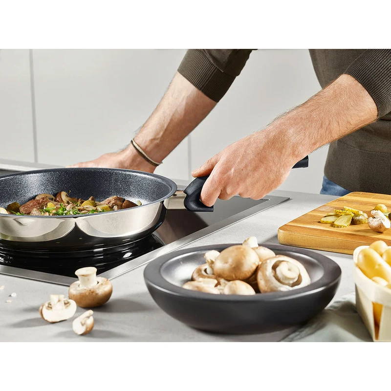 Sartén antiadherente con exterior inox Adamant® Premium Fissler