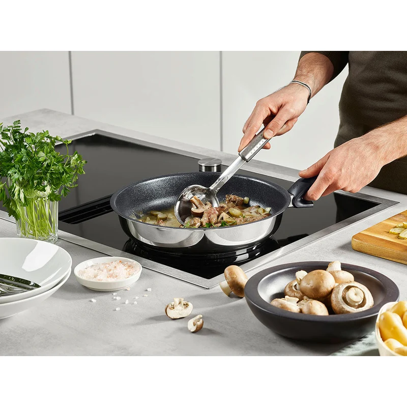 Sartén antiadherente con exterior inox Adamant® Premium Fissler