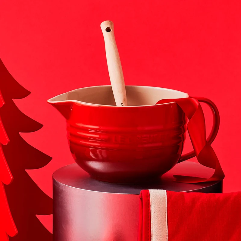 Bol cerámico con asa y pico vertedor de Le Creuset