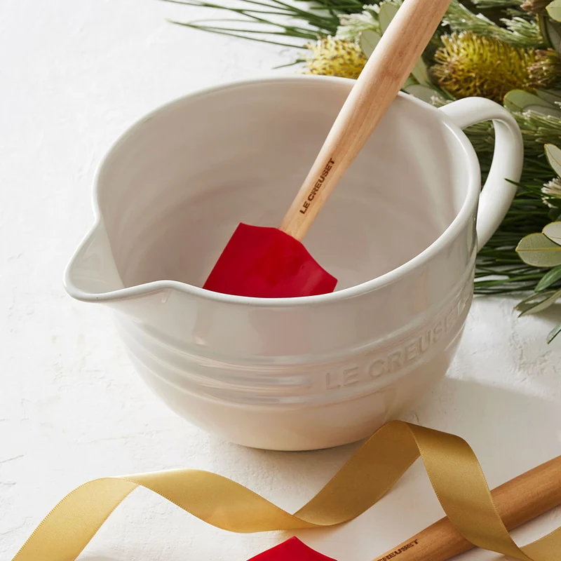 Bol cerámico con asa y pico vertedor de Le Creuset