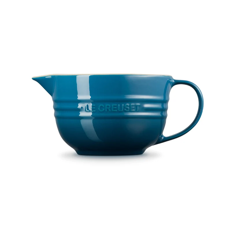 Bol cerámico con asa y pico vertedor de Le Creuset