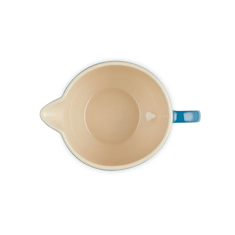 Bol cerámico con asa y pico vertedor de Le Creuset