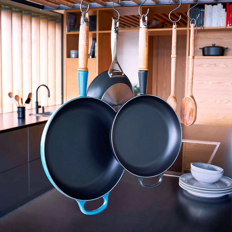 Sartén de hierro con mango de madera Le Creuset