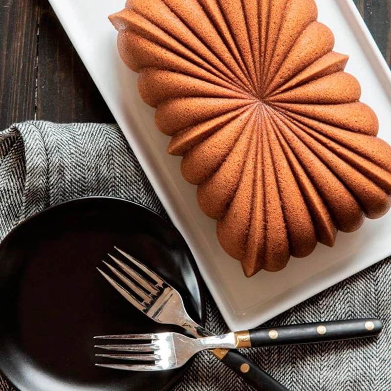 Molde Classic Fluted Loaf Nordic Ware