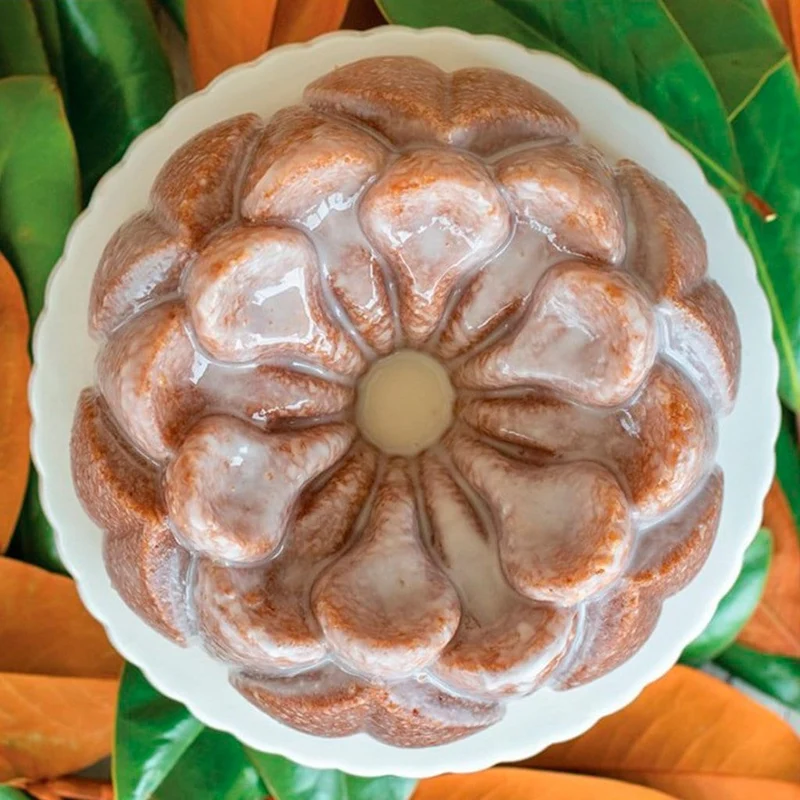 Molde Magnolia Bundt Nordic Ware