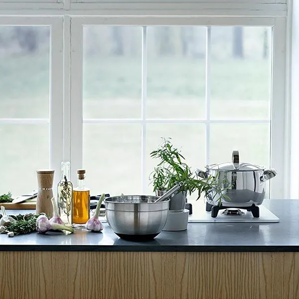 Bol de acero inoxidable con base de silicona WMF